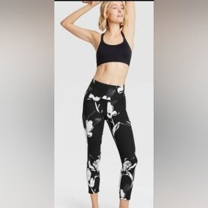 All In Motion Women's Black White Floral Running Workout Leggings